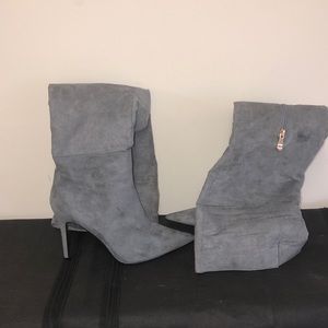 NWOT THIGH HIGH GREY SUEDE BOOTS
